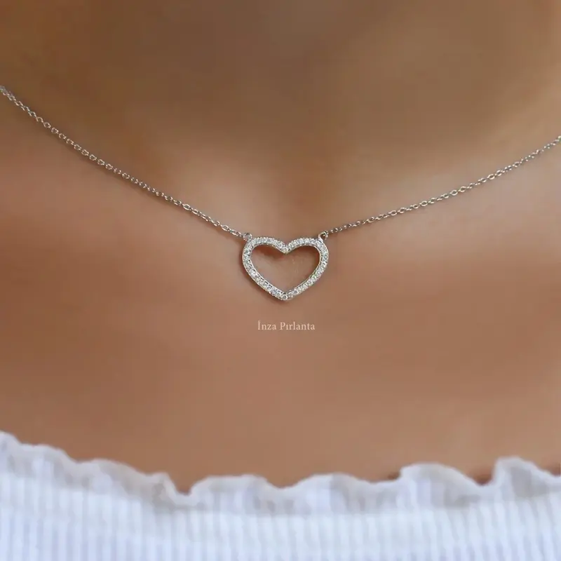 0.10 Karat Özel Tasarım Pırlanta Kalp Kolye