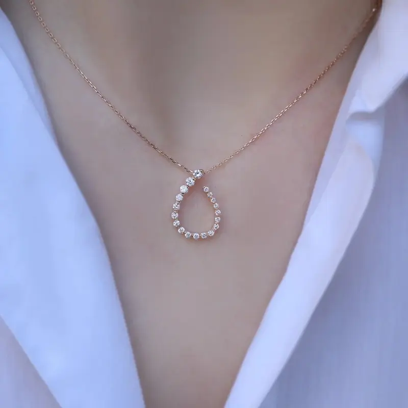 0.35 Karat Pırlantalı Damla Kolye