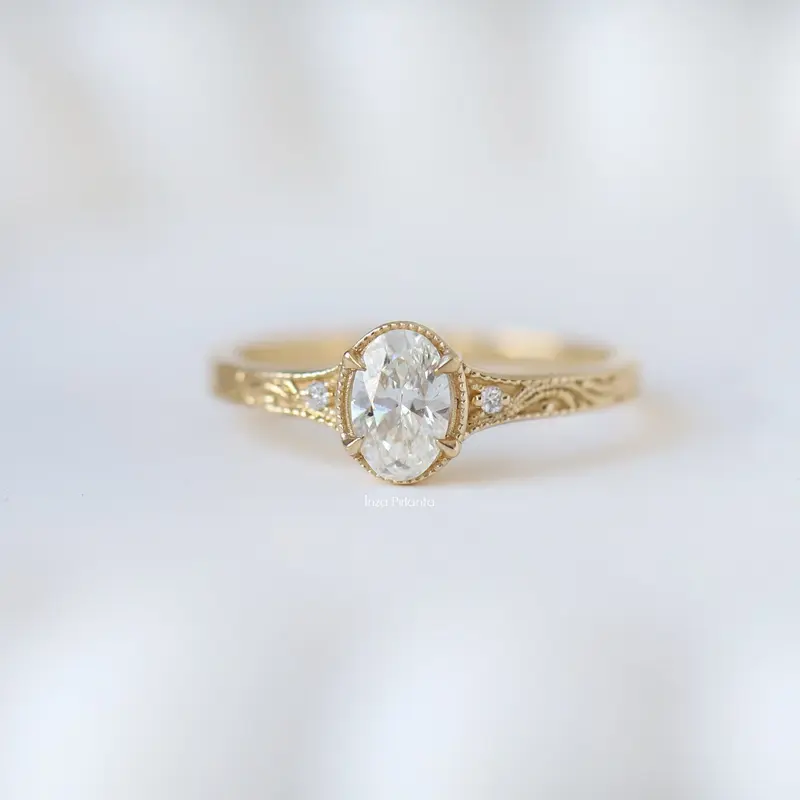 0.51 Karat E SI2 GIA Sertifikalı Vintage Sia Oval Pırlanta Yüzük