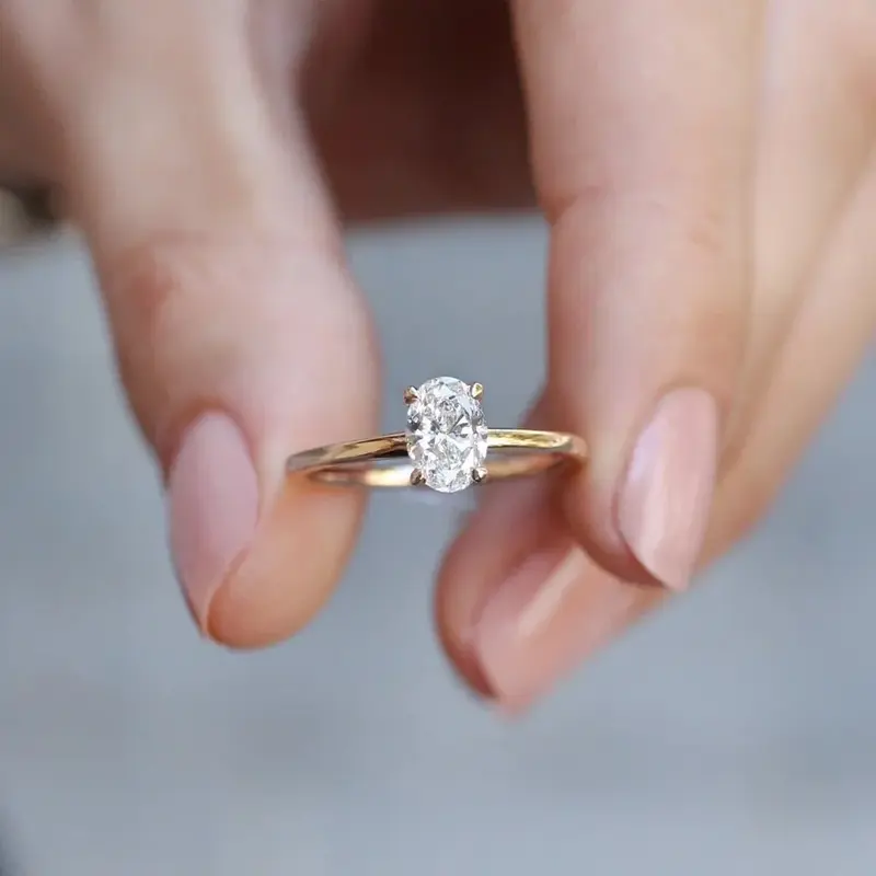 0.70 Karat E SI2 GIA Oval Pırlanta Tektaş Yüzük