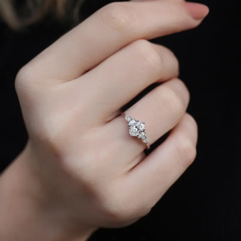 0.90 Karat E VS2 GIA Sertifikalı Vintage Diana Oval Pırlanta Yüzük