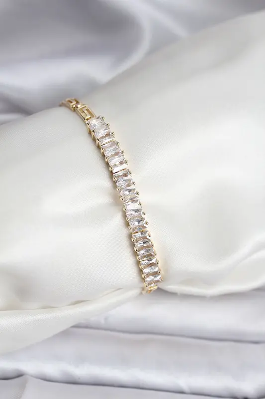 14K Gold Renk Kaplama Zirkon Taşlı Baget Model Kadın Bileklik