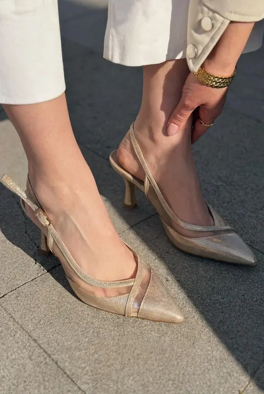 Almerion Gold Parlak Deri Kadın Stiletto