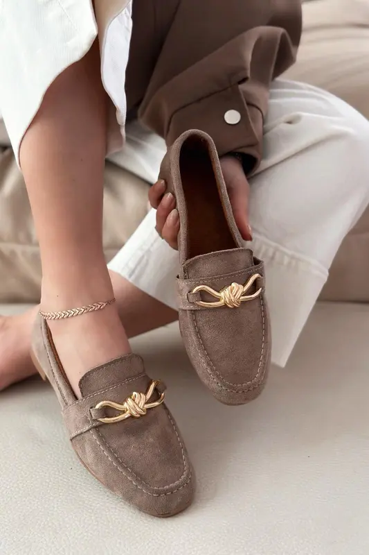 Avelis Kadın Loafer Vizon Süet Fiyonk Detaylı