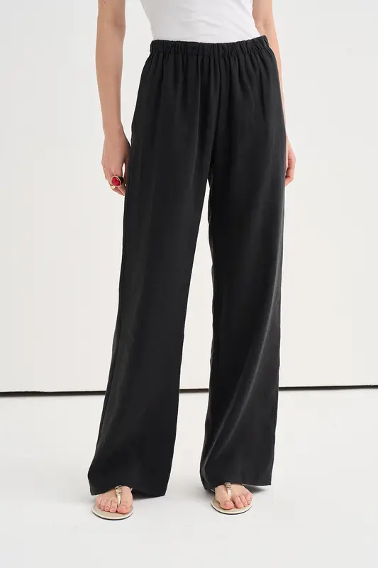 Cep Detaylı Tencel Pantolon
