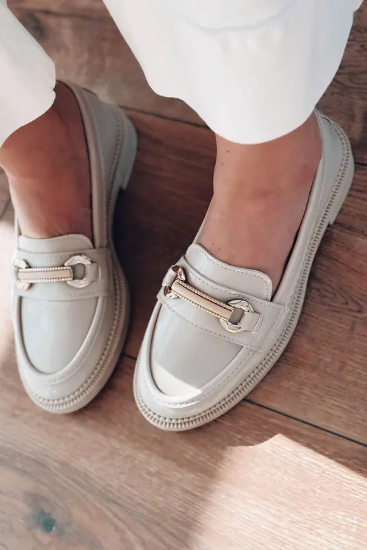 Duvra Bej Rugan Gold Toka Detaylı Kadın Loafer