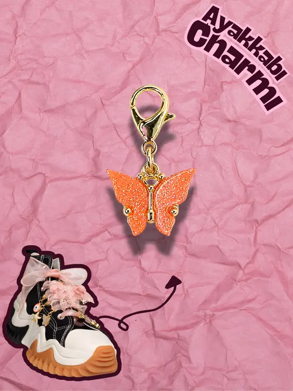 Hugs & Gifts – Coquette Charm | Açık Turuncu Kelebek Charm 🧡