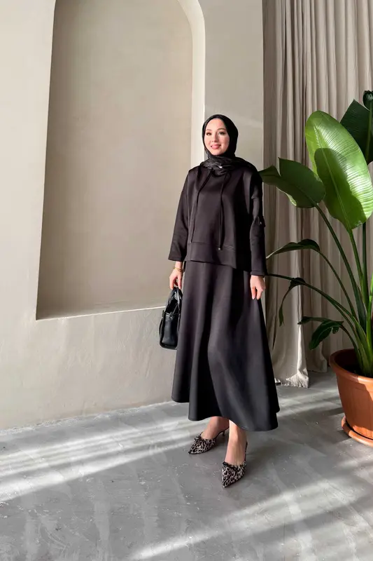 Kolu Kapaklı Etek Takım Siyah