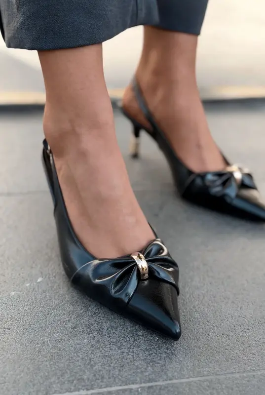 Lorvani Siyah Mat Deri Kadın Stiletto