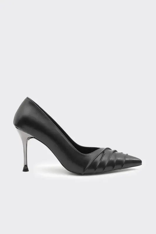 Metal Topuk Detaylı Kadın Stiletto
