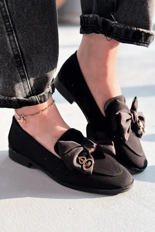Norrada Siyah Eskitilmiş Kadife Kadın Loafer