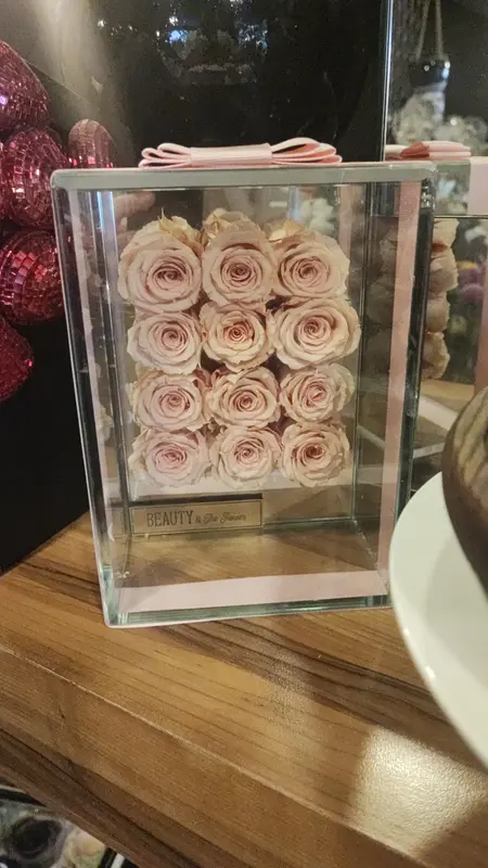 Pembe Solmayan Gül