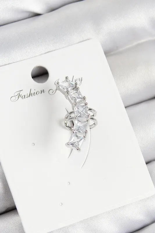 Pirinç Zirkon Taşlı Model Gümüş Renk Sağ Kıkırdak Küpe