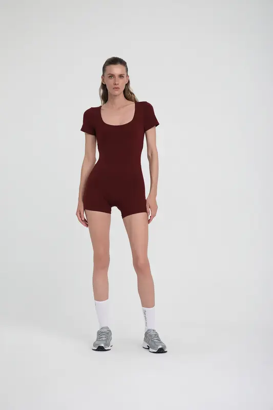 Sırt Dekolteli Kısa Kollu Spor Tulum W569 - Bordo