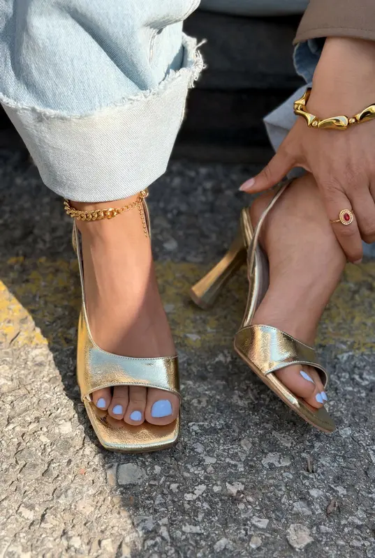 Solvion Gold Mat Deri Kadın Topuklu Sandalet