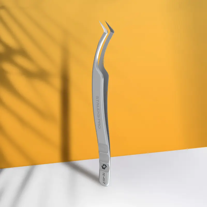 STALEKS EXPERT 45 TYPE 2 Çentikli, L şekilli, 40° profesyonel kirpik uzatma cımbızı