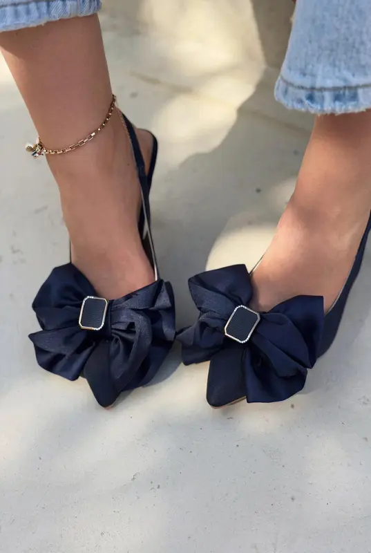 Velune Lacivert Fiyonk Detaylı Saten Kadın Stiletto