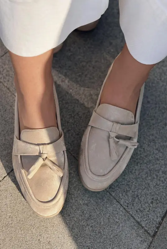 Yorvik Bej Eskitilmiş Kadife Kadın Loafer