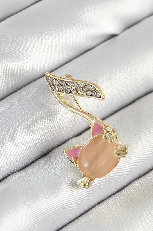 Zirkon Taşlı 3D Kedi Detaylı Nota Figürlü Gold Renk Kadın Broş